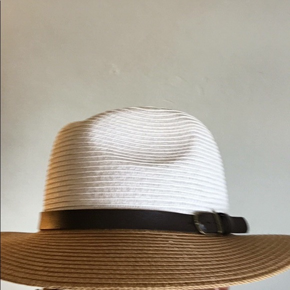 Lake Shore Drive Accessories - Price dropped 🤩Lake Shore Drive /Fancy woven hat